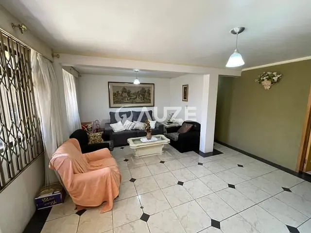 Casa 4 quartos e 3 banheiros, à venda, no bairro Jardim das Américas em Curitiba