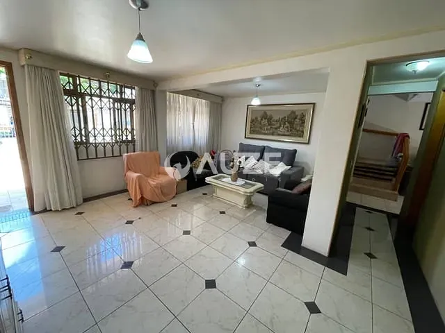 Casa 4 quartos e 3 banheiros, à venda, no bairro Jardim das Américas em Curitiba
