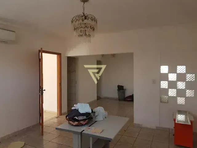 Casa com 200m² 3 quartos e 2 banheiros, à venda, no bairro Jardim Joaquim Procópio de Araújo Ferraz em Ribeirão Preto