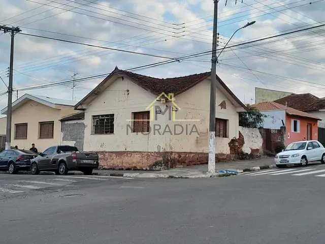 Casa com 136m² 2 quartos e 1 banheiro, à venda, no bairro Angola em Guaxupé