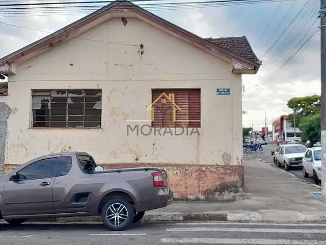 Casa com 136m² 2 quartos e 1 banheiro, à venda, no bairro Angola em Guaxupé