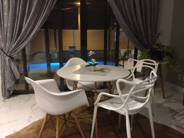 Foto do Casa - Casa com 2 dormitórios à venda por R$ 1.100.000 na Três Vendas em Pelotas/RS. Agende sua visita! UP Imóveis! | UP Imóveis