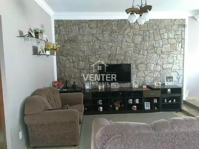 Casa com 250m² 4 quartos e 3 banheiros, à venda, no bairro Esplanada Independência em Taubaté