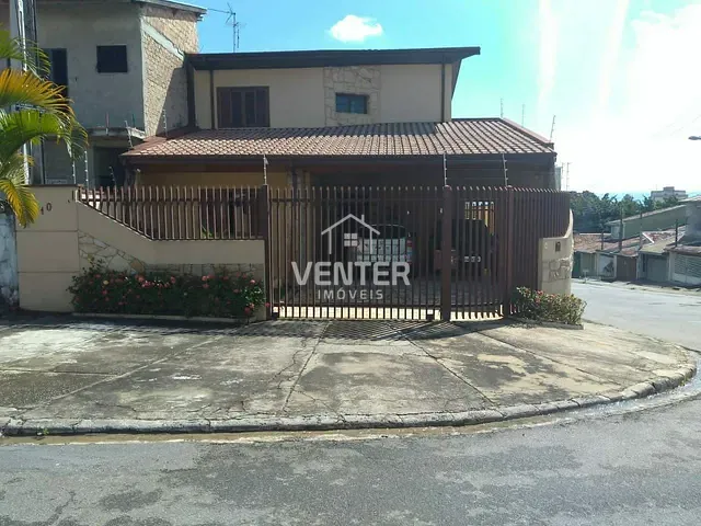 Casa com 250m² 4 quartos e 3 banheiros, à venda, no bairro Esplanada Independência em Taubaté