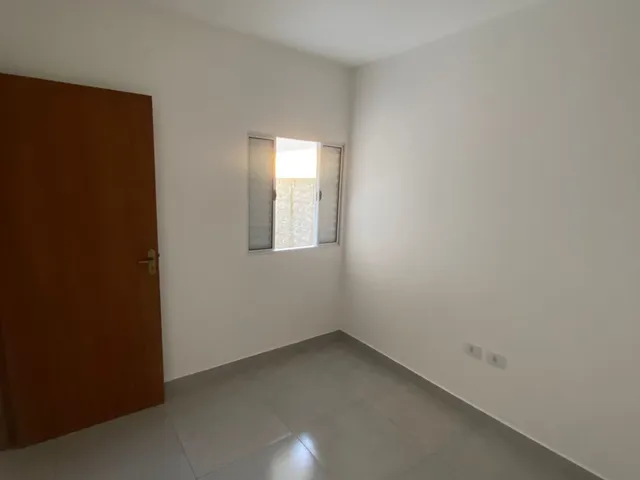 Casa 2 quartos e 1 banheiro, para alugar, no bairro ROSEIRA em Extrema