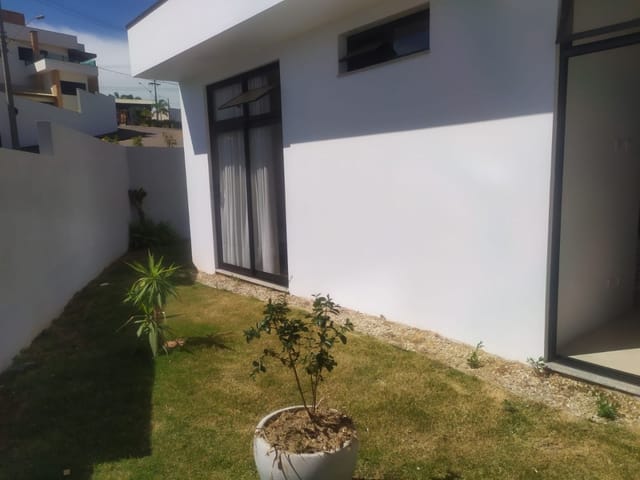 Casa com 450m² 4 quartos e 2 banheiros, à venda, no bairro Vila Tenente Vasconcelos em São João da Boa Vista