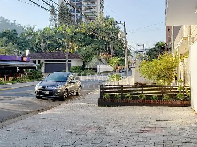 Casa com 240m² 3 quartos e 5 banheiros, à venda, no bairro Ponta Aguda em Blumenau