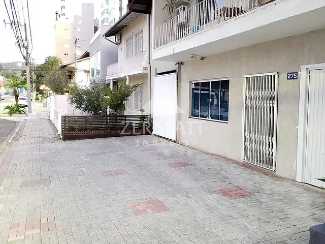 Casa com 240m² 3 quartos e 5 banheiros, à venda, no bairro Ponta Aguda em Blumenau