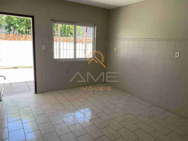 Casa 2 quartos e 1 banheiro, à venda, no bairro Três Vendas em Pelotas