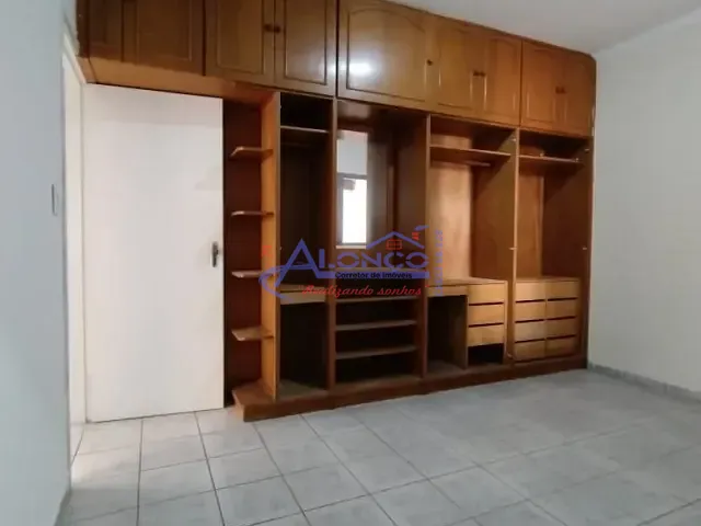 Casa com 330m² 4 quartos e 2 banheiros, à venda, no bairro Jardim América em Jacareí