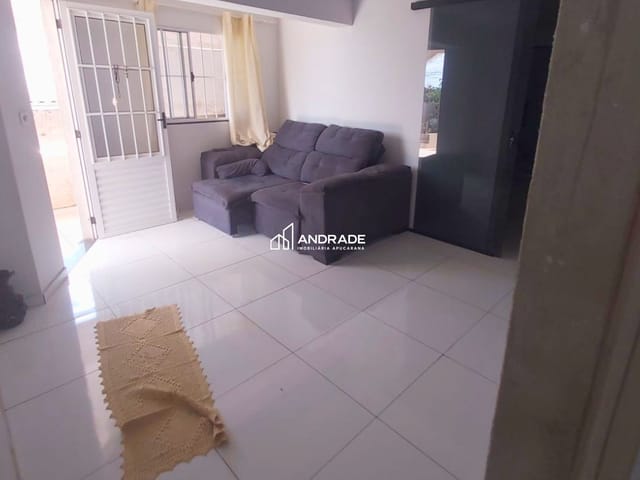 Casa com 290m² 3 quartos e 2 banheiros, à venda, no bairro Núcleo Habitacional Papa João Paulo I em Apucarana
