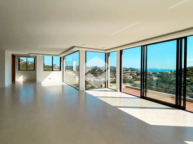 Casa com 10000m² 5 quartos e 8 banheiros, à venda, no bairro Baia Formosa em Armação dos Búzios