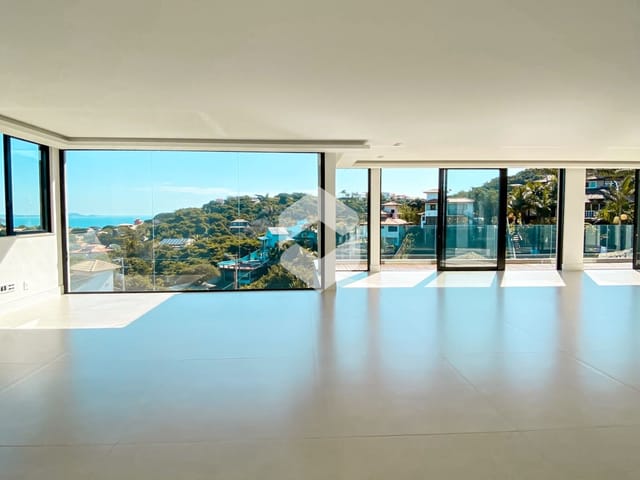 Casa com 10000m² 5 quartos e 8 banheiros, à venda, no bairro Baia Formosa em Armação dos Búzios