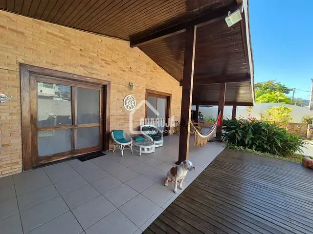 Casa 6 quartos e 7 banheiros, à venda, no bairro Jardim Virgínia em Guarujá