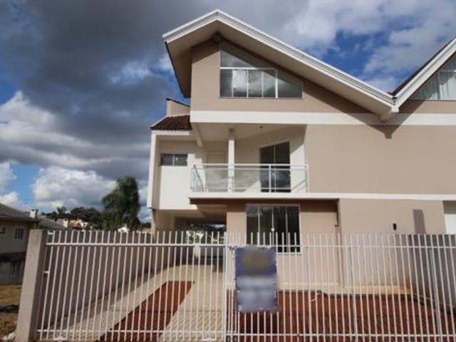 Casa com 182m² 3 quartos e 5 banheiros, à venda, no bairro Estrela em Ponta Grossa