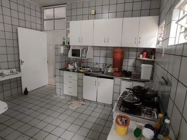 Casa à venda, no bairro Horto em Teresina