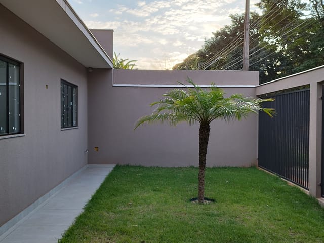 Foto do Casa - Casa à venda com 3 quartos sendo um deles suíte no jardim Guararapes zona leste de Londrina Paraná | Edmilson Pereira Corretor de Imóveis em Londrina