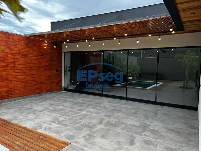 Casa com 300m² 2 quartos e 2 banheiros, à venda, no bairro Residencial Octávio Cesário em Cambé
