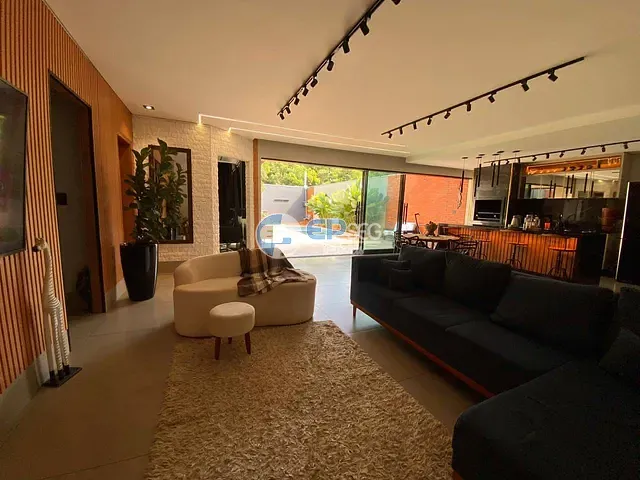 Casa com 300m² 2 quartos e 2 banheiros, à venda, no bairro Residencial Octávio Cesário em Cambé
