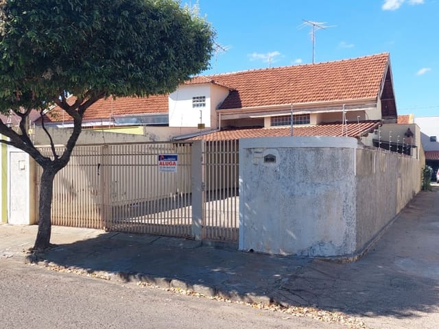Casa com 194m² 2 quartos e 2 banheiros, para alugar, no bairro Vila Maria em Birigui