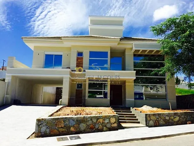 Casa com 457m² 3 quartos e 3 banheiros, à venda, no bairro Cidade Universitária Pedra Branca em Palhoça