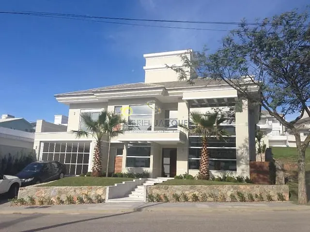 Casa com 457m² 3 quartos e 3 banheiros, à venda, no bairro Cidade Universitária Pedra Branca em Palhoça