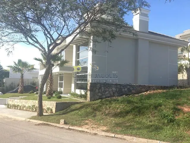 Casa com 457m² 3 quartos e 3 banheiros, à venda, no bairro Cidade Universitária Pedra Branca em Palhoça
