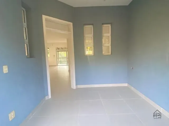 Casa com 170m² 3 quartos e 4 banheiros, à venda, no bairro Veloso (Cambaquara) em Ilhabela