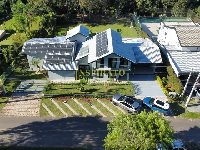 Casa com 1200m² 4 quartos e 7 banheiros, à venda ou para alugar, no bairro Medeiros em Jundiaí