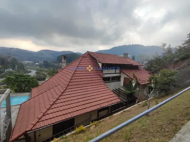 Casa com 2500m² 6 quartos e 8 banheiros, à venda, no bairro Quitandinha em Petrópolis