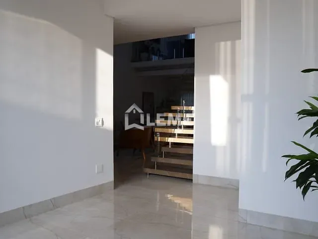 Casa com 360m² 4 quartos e 5 banheiros, à venda, no bairro Jardim Residencial do Bosque em Mococa