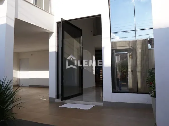 Casa com 360m² 4 quartos e 5 banheiros, à venda, no bairro Jardim Residencial do Bosque em Mococa
