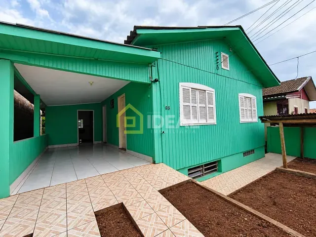 Casa 3 quartos e 1 banheiro, para alugar, no bairro Petrópolis em Concórdia