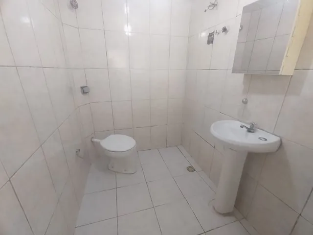 Casa com 300m² 1 quarto e 1 banheiro, para alugar, no bairro Vila Margarida em São Paulo