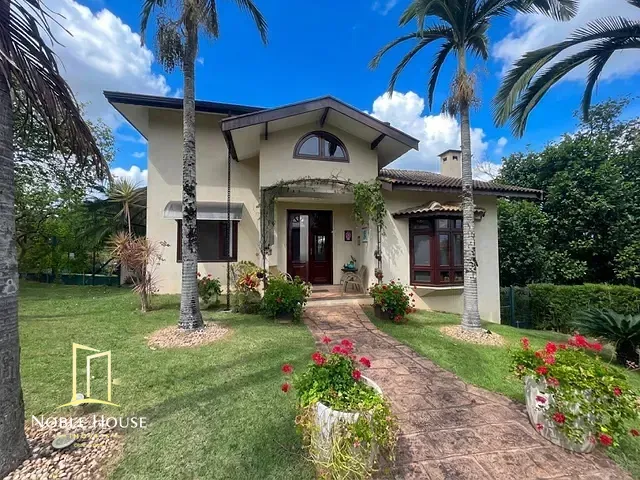 Casa com 1144m² 4 quartos e 5 banheiros, à venda ou para alugar, no bairro Vista Alegre em Vinhedo