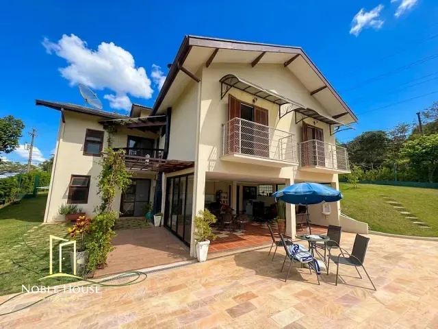 Casa com 1144m² 4 quartos e 5 banheiros, à venda ou para alugar, no bairro Vista Alegre em Vinhedo