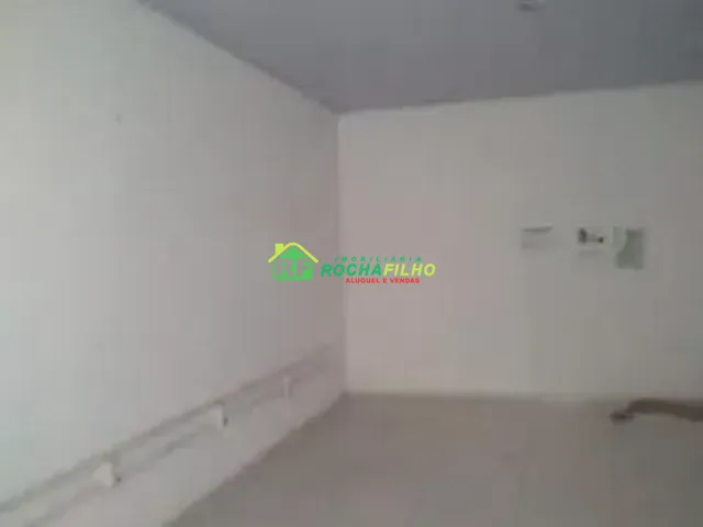 Casa com 210m², à venda ou para alugar, no bairro Centro em Teresina