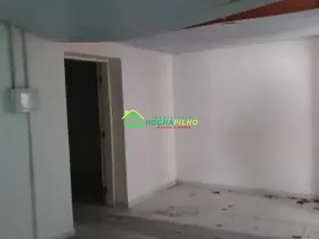 Casa com 210m², à venda ou para alugar, no bairro Centro em Teresina
