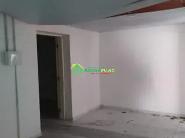 Casa com 210m², à venda ou para alugar, no bairro Centro em Teresina