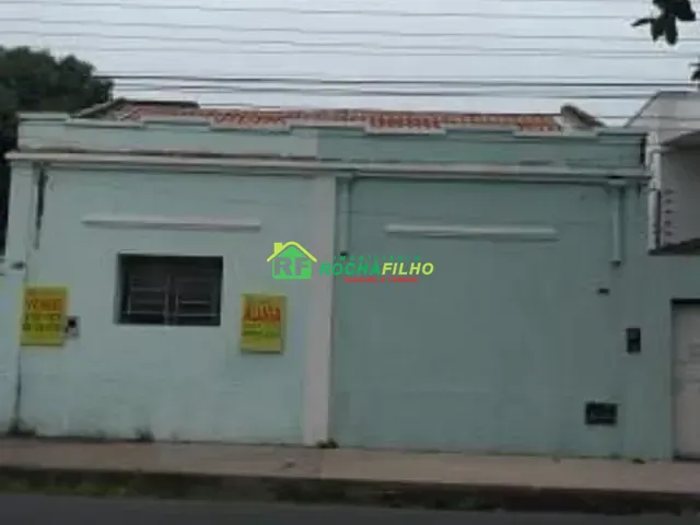 Casa com 210m², à venda ou para alugar, no bairro Centro em Teresina