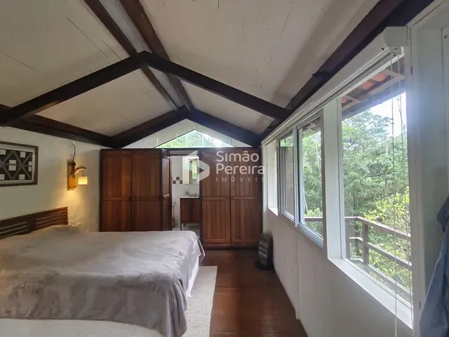 Casa com 4000m² 4 quartos e 4 banheiros, à venda, no bairro vale das videiras em Petrópolis
