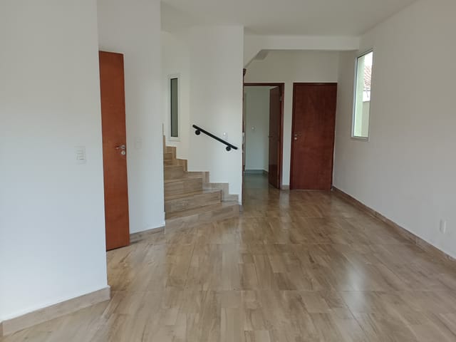 Casa com 120m² 3 quartos e 2 banheiros, à venda, no bairro Jardim Califórnia em Taubaté