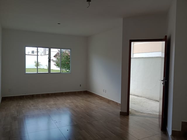 Casa com 120m² 3 quartos e 2 banheiros, à venda, no bairro Jardim Califórnia em Taubaté