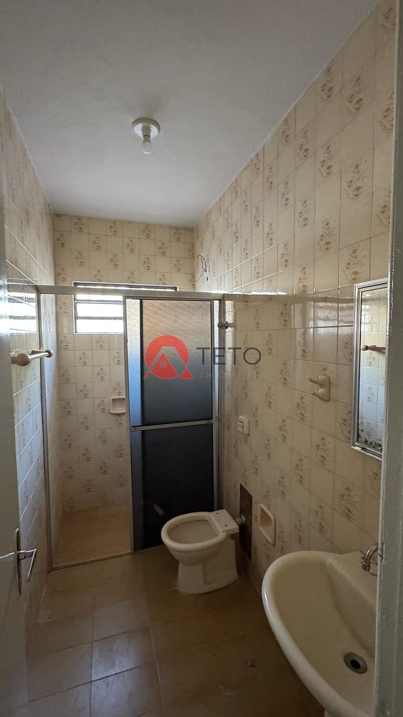 Casa para alugar com 3 quartos, 90m² - Foto 11