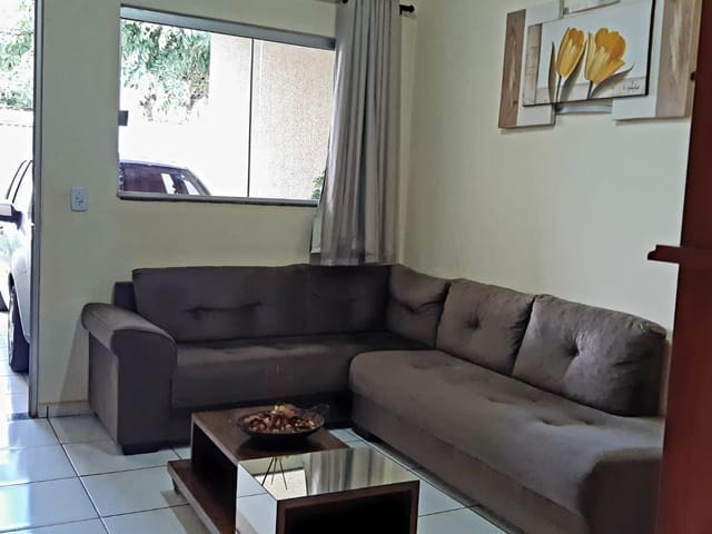 Casa com 360m² 3 quartos e 2 banheiros, à venda, no bairro Jardim Tangará em Caldas Novas