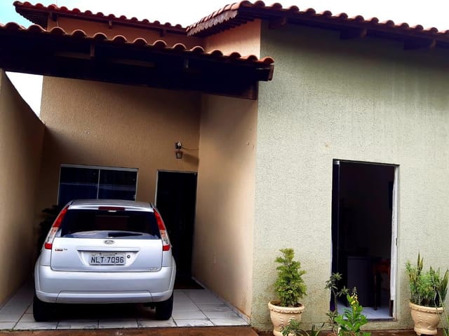 Casa com 360m² 3 quartos e 2 banheiros, à venda, no bairro Jardim Tangará em Caldas Novas