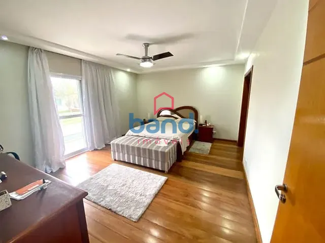Casa com 500m² 4 quartos e 5 banheiros, à venda, no bairro Centro em Porto Feliz