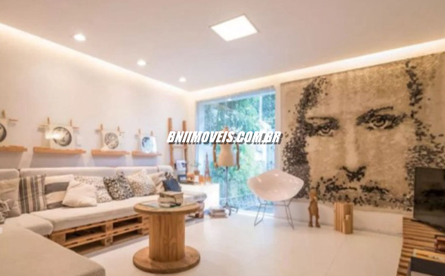 Casa, 5 quartos, 250 m² - Foto 1