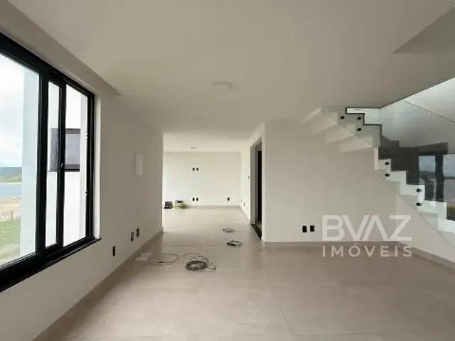 Casa com 230m² 3 quartos e 5 banheiros, à venda, no bairro Nova São Pedro em São Pedro da Aldeia