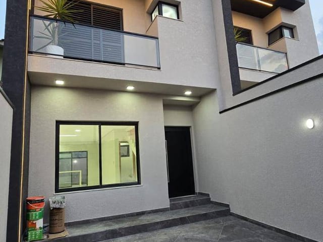 Casa com 125m² 3 quartos e 2 banheiros, à venda, no bairro Cidade Jardim em Mogi das Cruzes